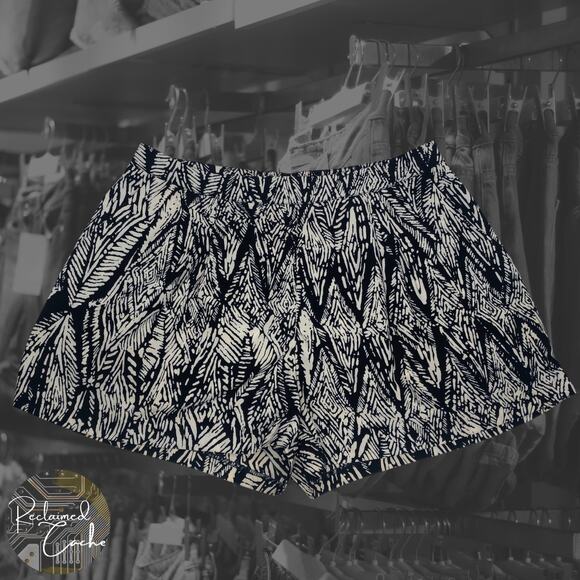 Forever 21 Navy Blue Abstract Print Shorts - Size Small - Picture 1 of 9